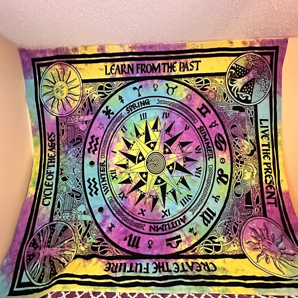 🌞Wall tapestry. Top to Earthbound Trading Co. From India. LIGHT STRIP INCLUDED!!